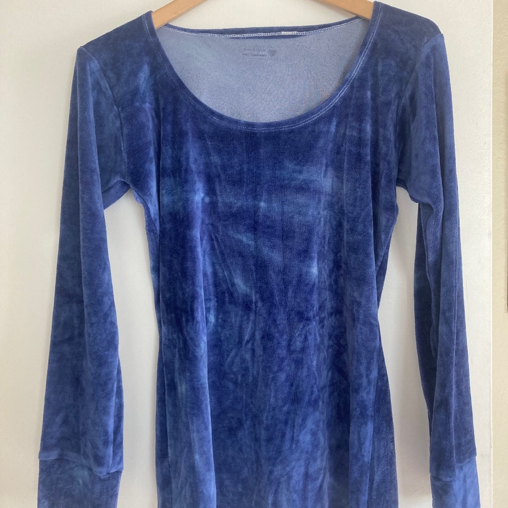 Loverly Goods Velour Long Sleeve top size S/M worn twice